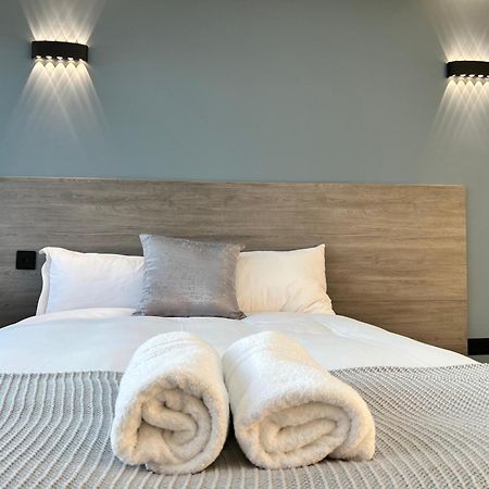 Thandi House Heathrow Airport Ashford  외부 사진