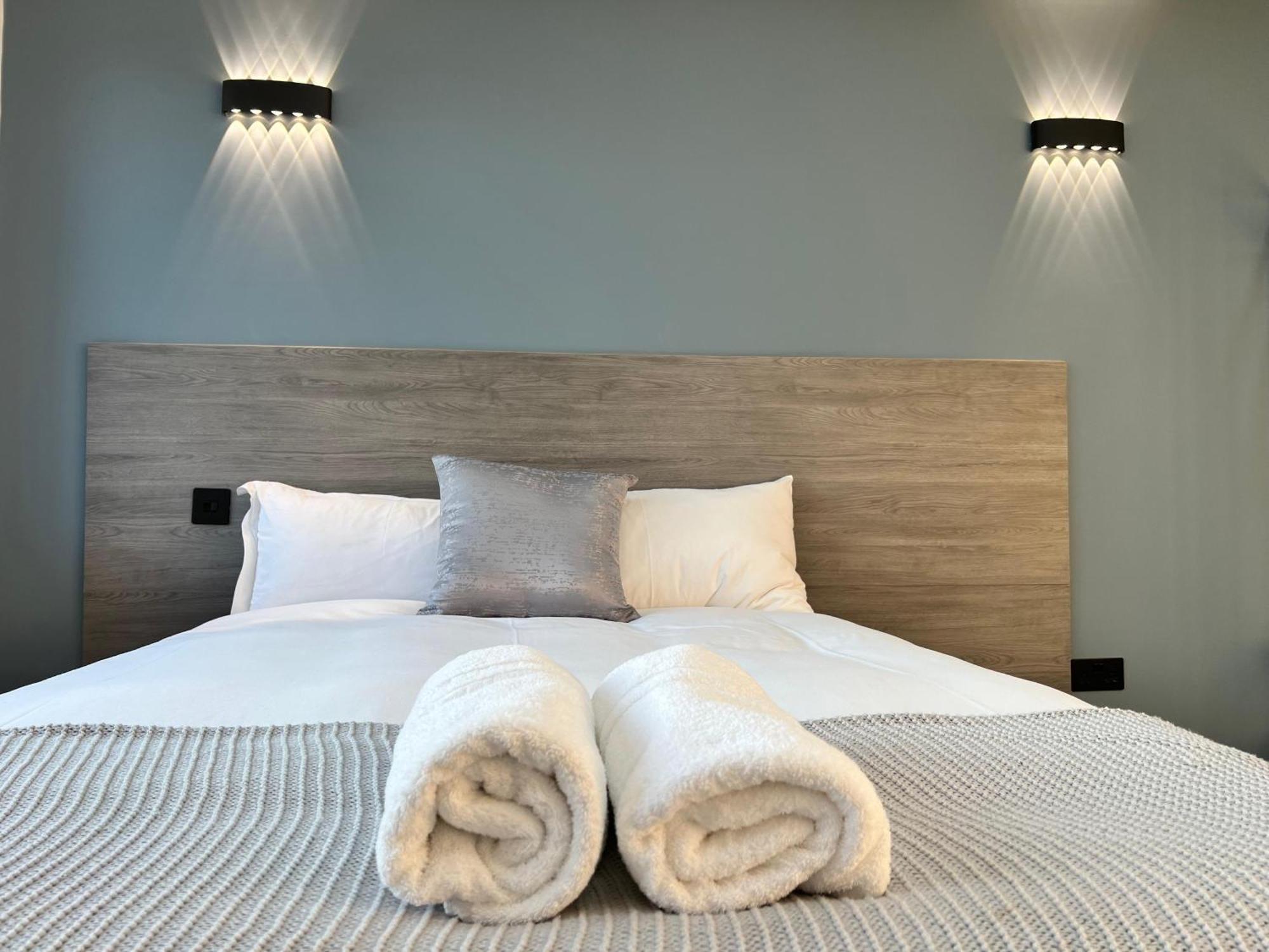 Thandi House Heathrow Airport Ashford  외부 사진