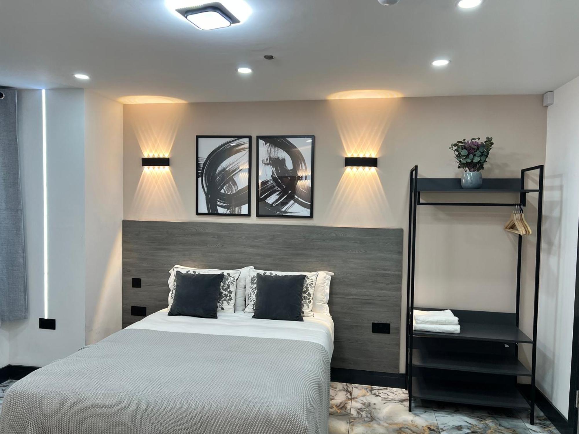Thandi House Heathrow Airport Ashford  외부 사진