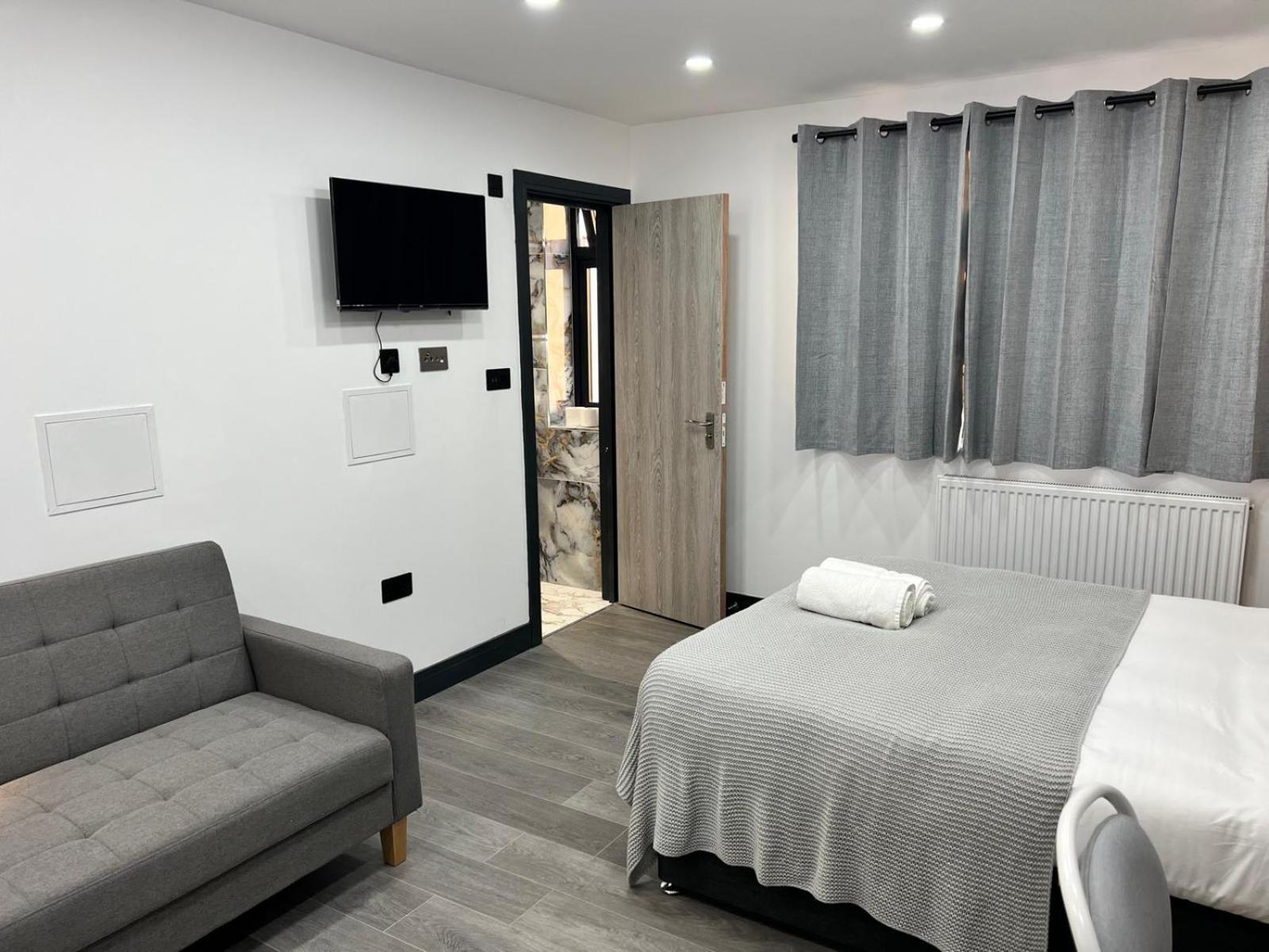 Thandi House Heathrow Airport Ashford  외부 사진
