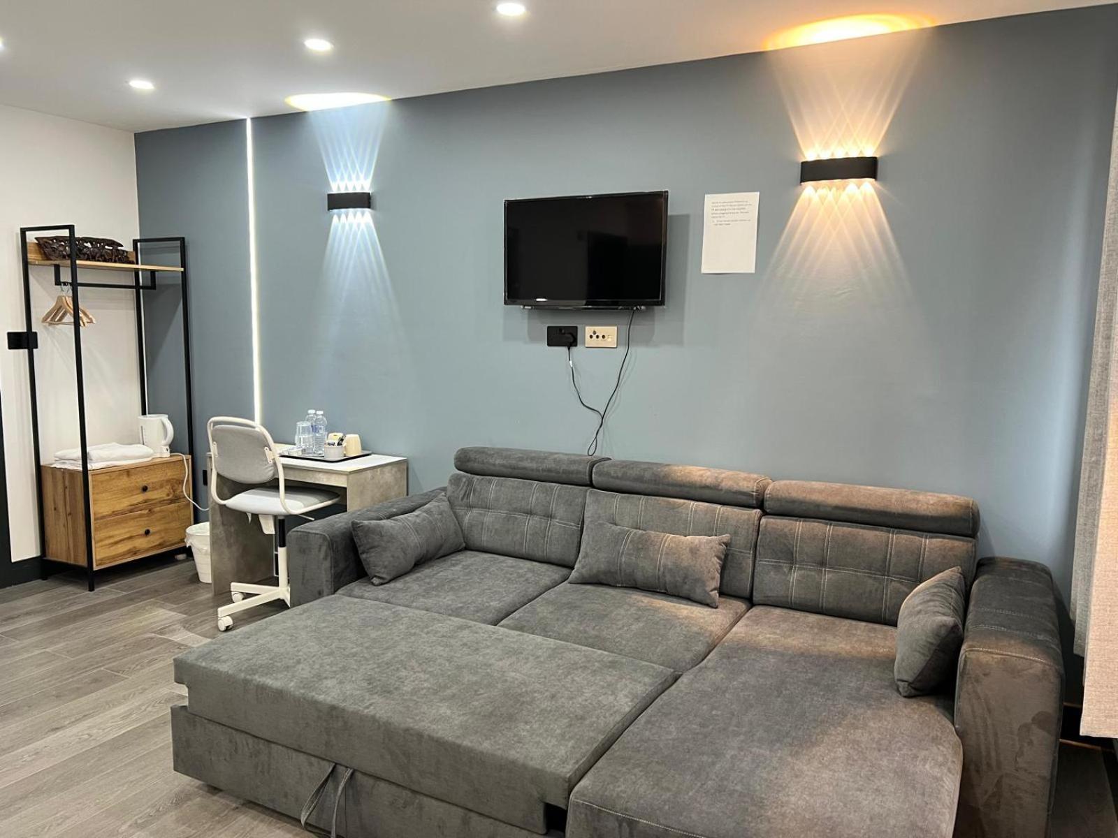Thandi House Heathrow Airport Ashford  외부 사진